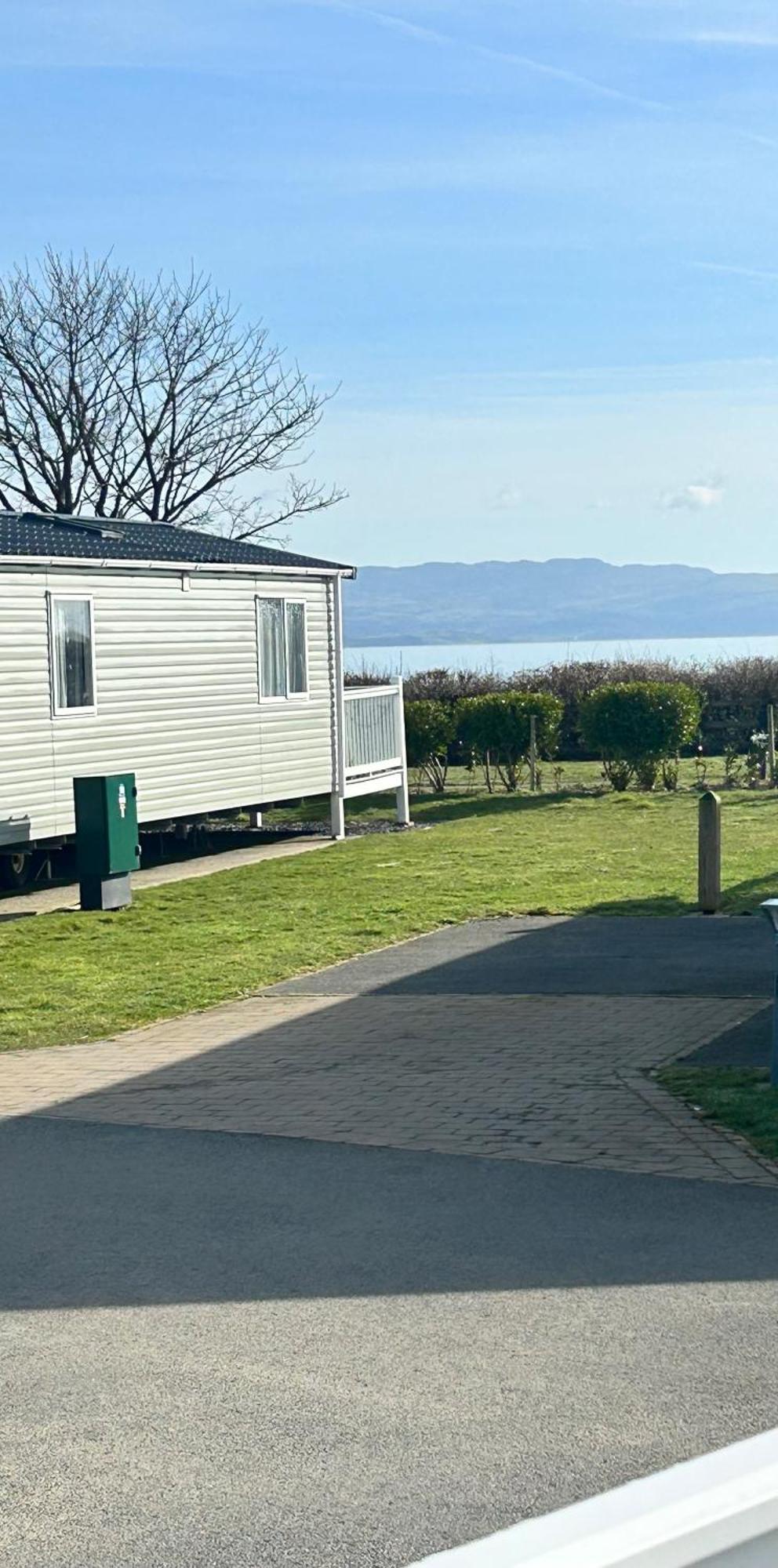 Hafan Y Mor Park 3-bed Caravan Sleeps 8 Pets Ok *