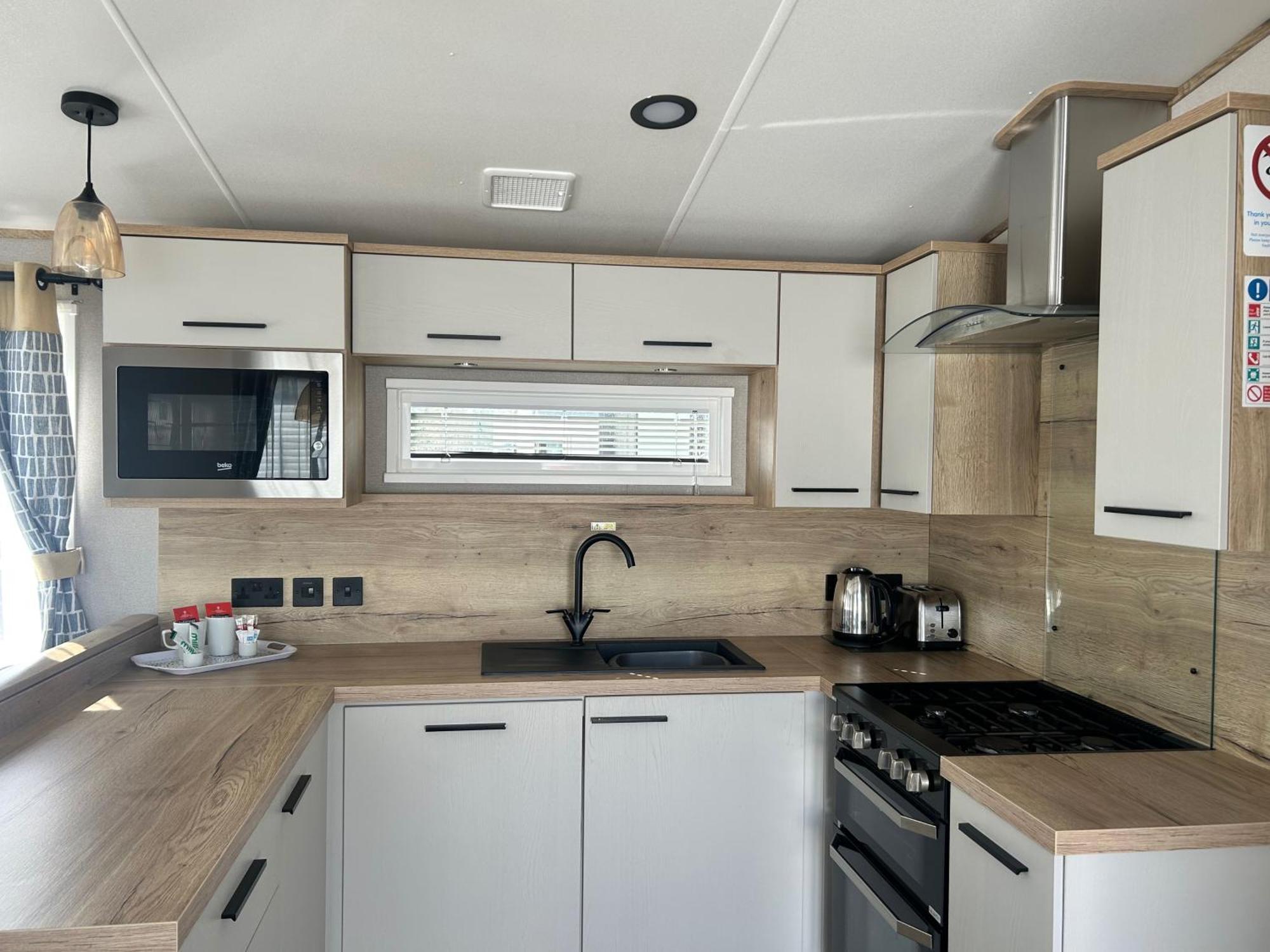 Hafan Y Mor Park 3-bed Caravan Sleeps 8 Pets Ok *